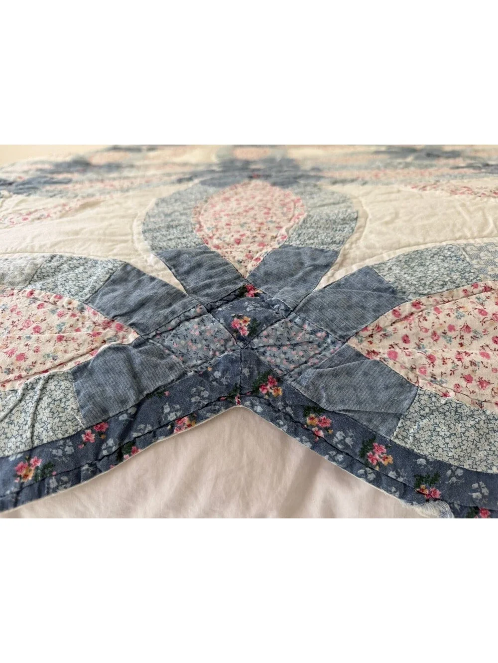 Vintage Hand Stitched Wedding Ring Quilt 82x79 Blue Floral Cottage Farmhouse